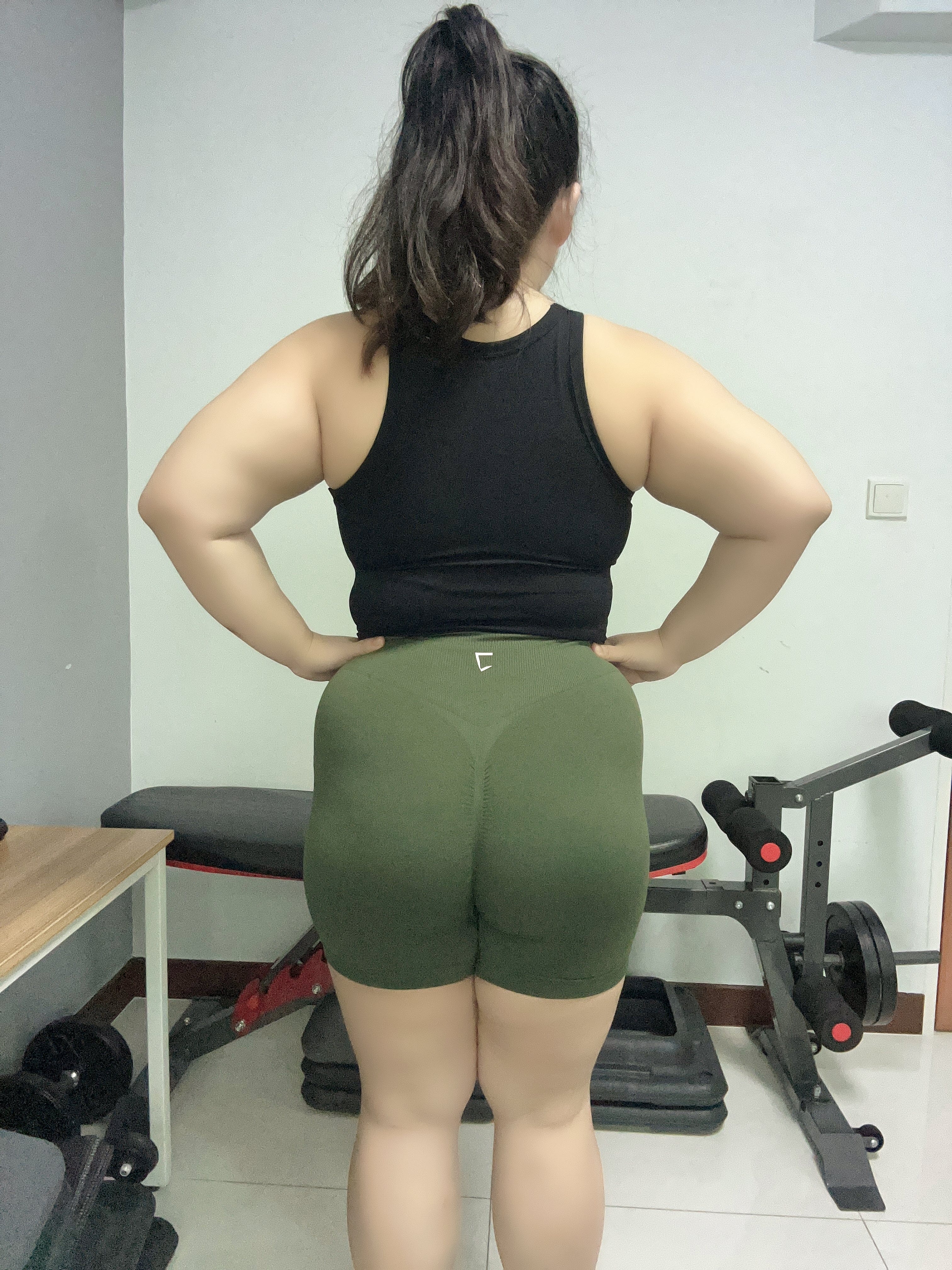 Everyday built in padding u neck tank top (L/10 can fit XL)