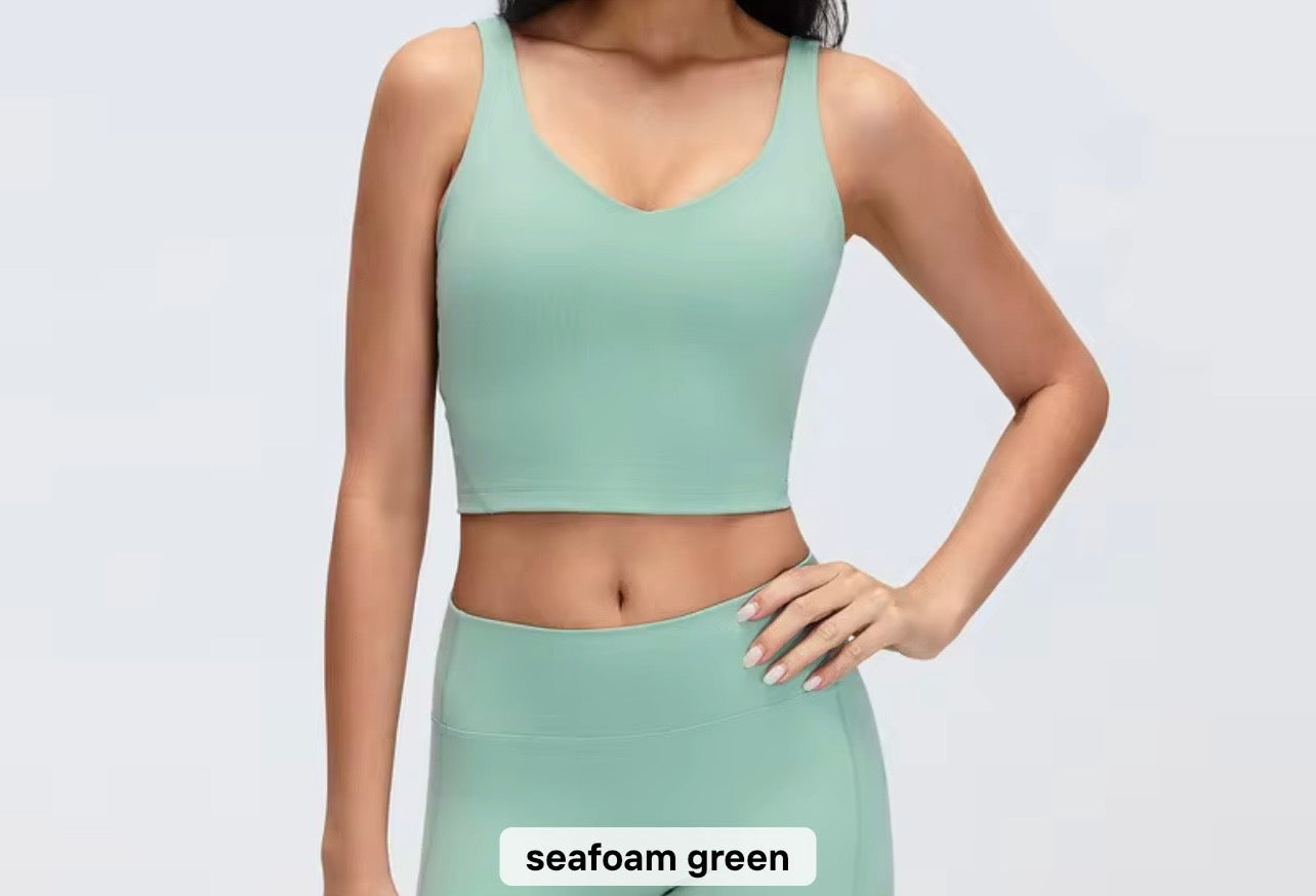 2026 Everyday padded v neck tank top comes in 37 colours (dm me to let me know which colour you would like to get)