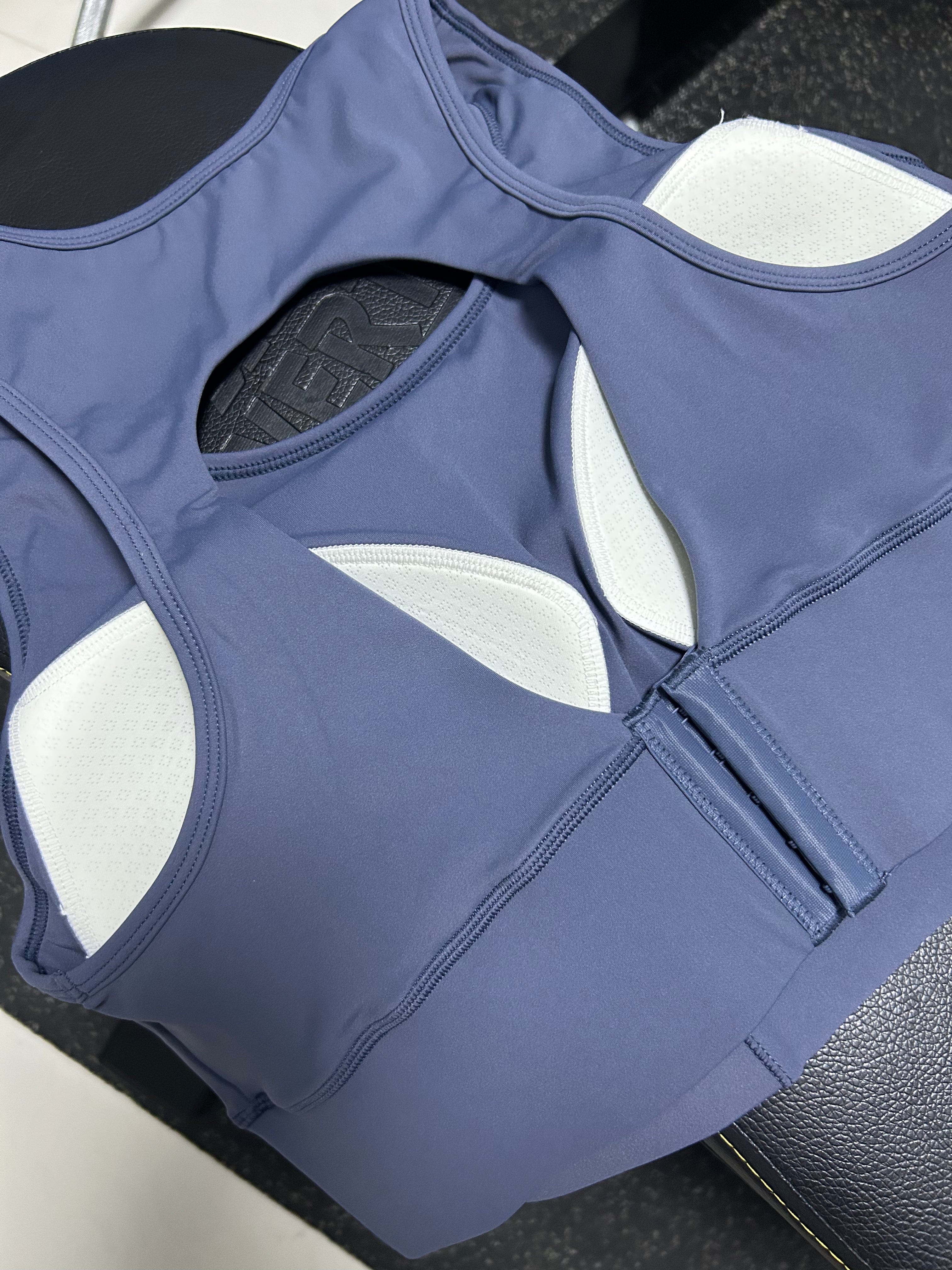 Everyday high impact open back built in padding clasp sports bra