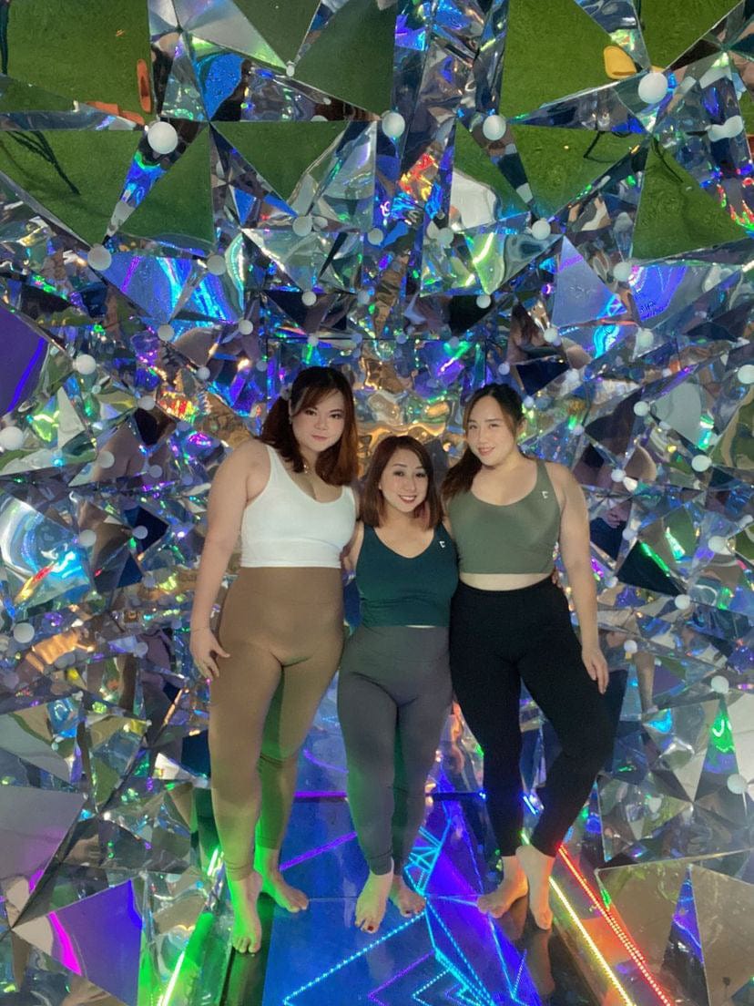 Everyday v neck padded tank top part 1 (crop version) refer to the latest photo for the most updated colours