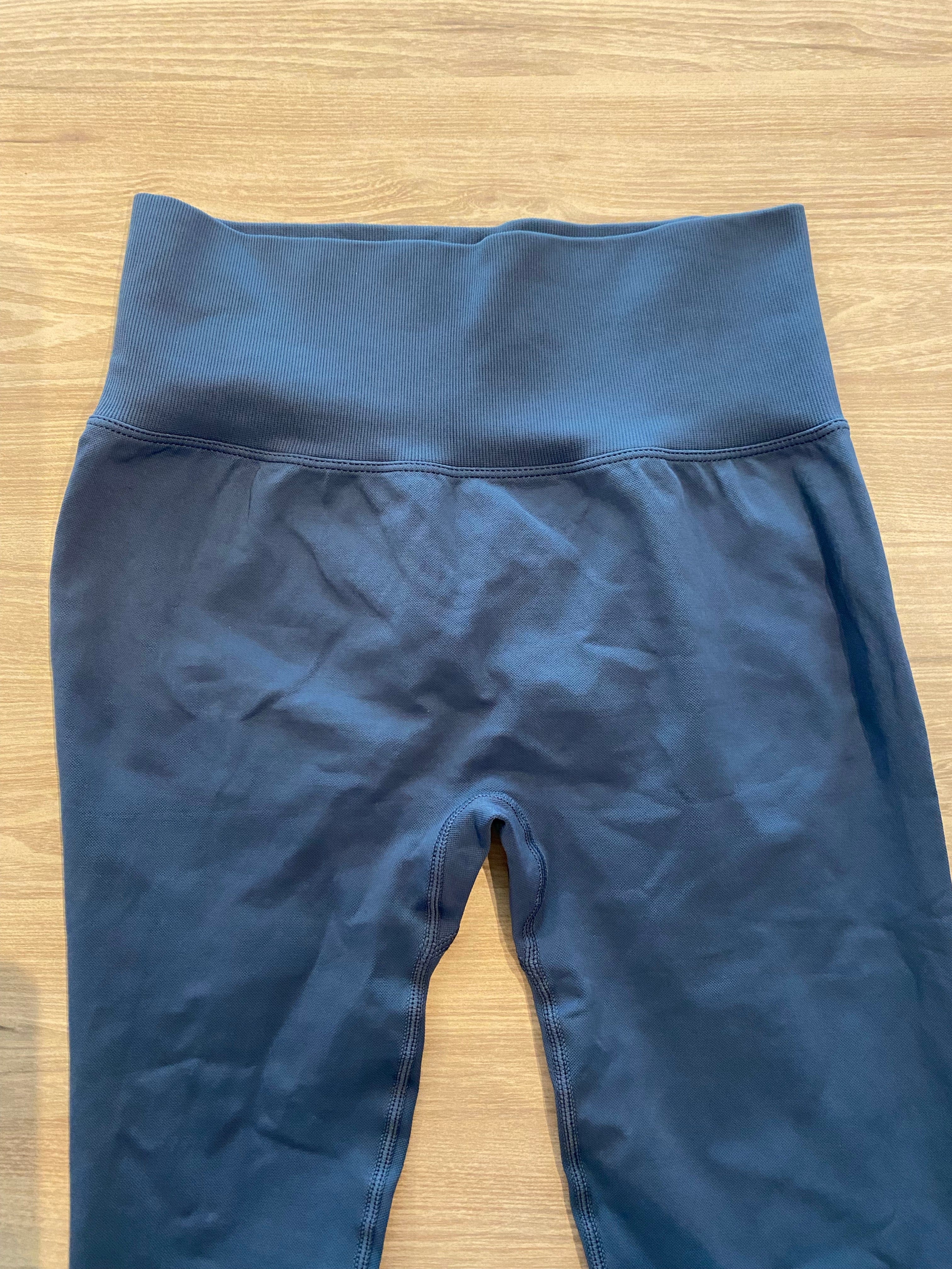 Embrace butt scrunch seamless leggings V1 (22 inch inseam)-(cutting more compressive and smaller) so size up