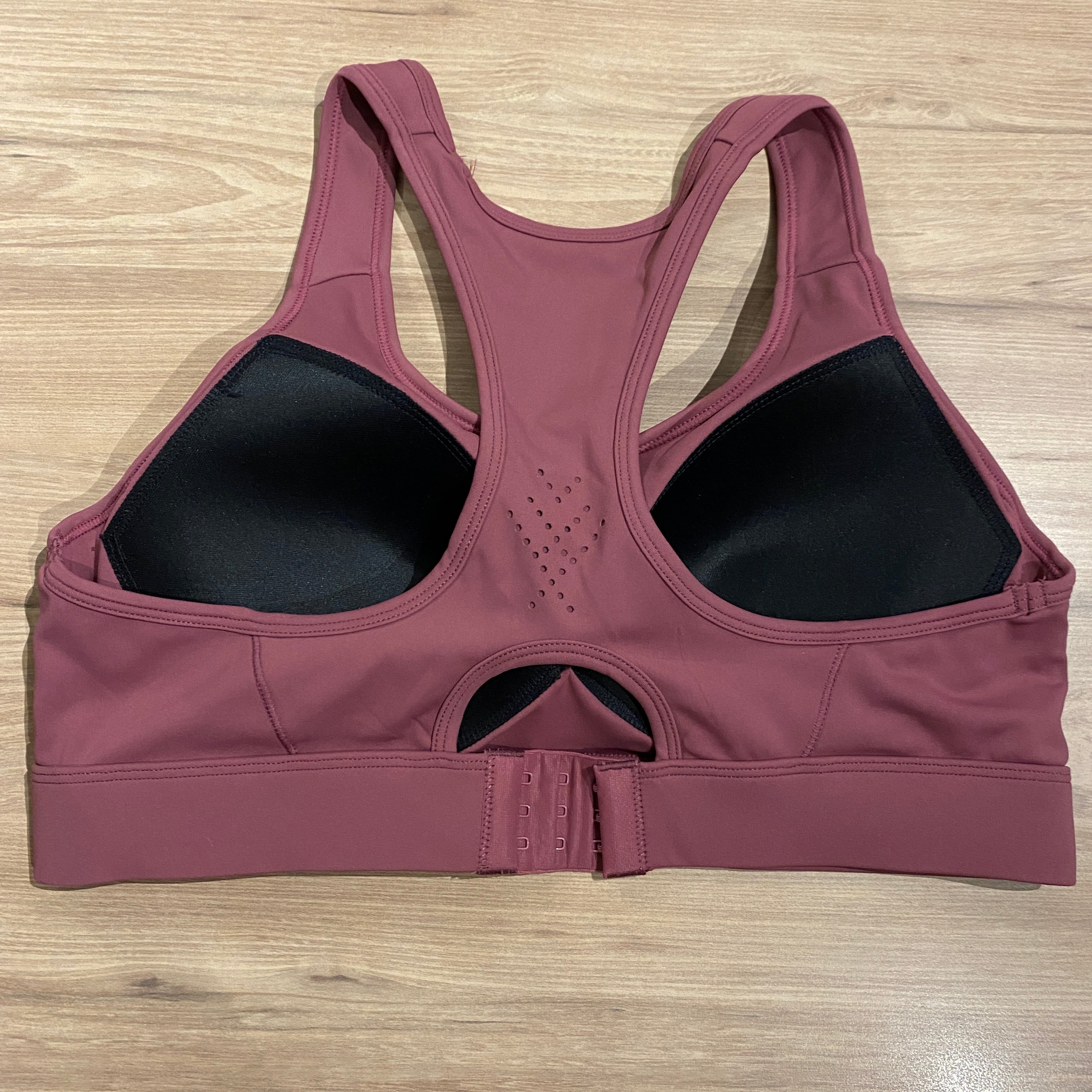 Everyday racerback with clasp with built in padding