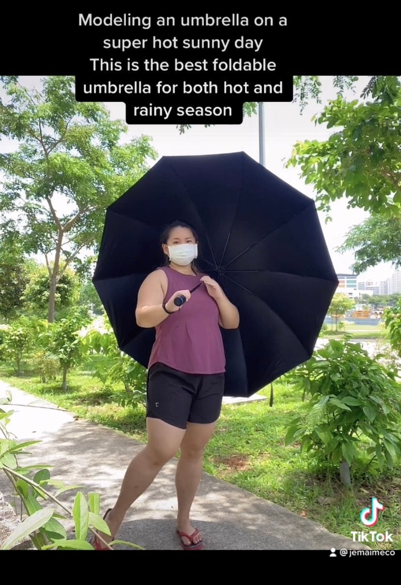 Foldable Umbrella (can cover 3 pax)