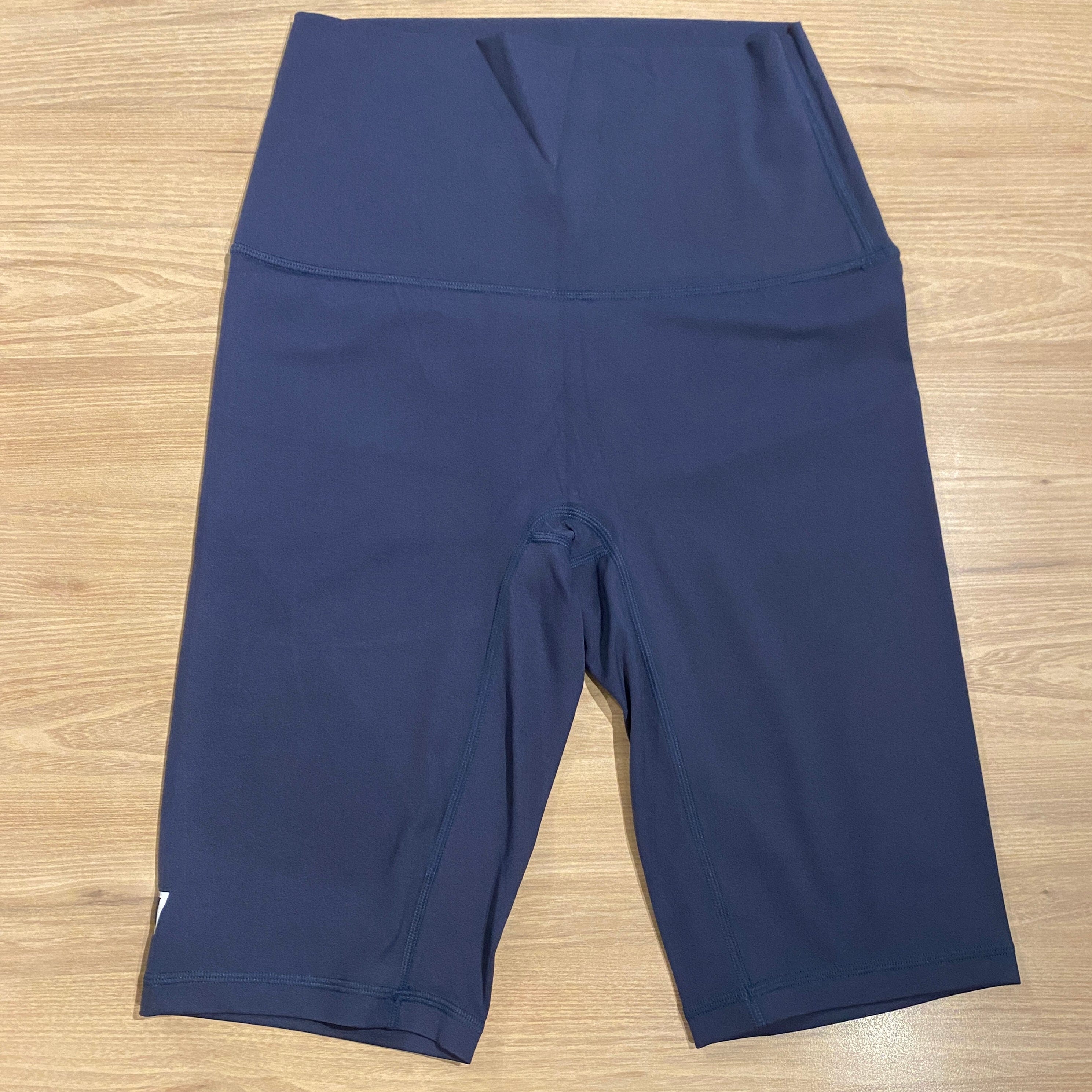 Everyday seamless shorts (9 inch inseam) covers thigh