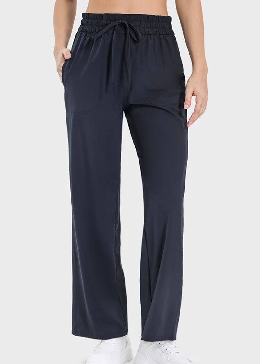 Essential big pocket pants (not stretchy fabric)