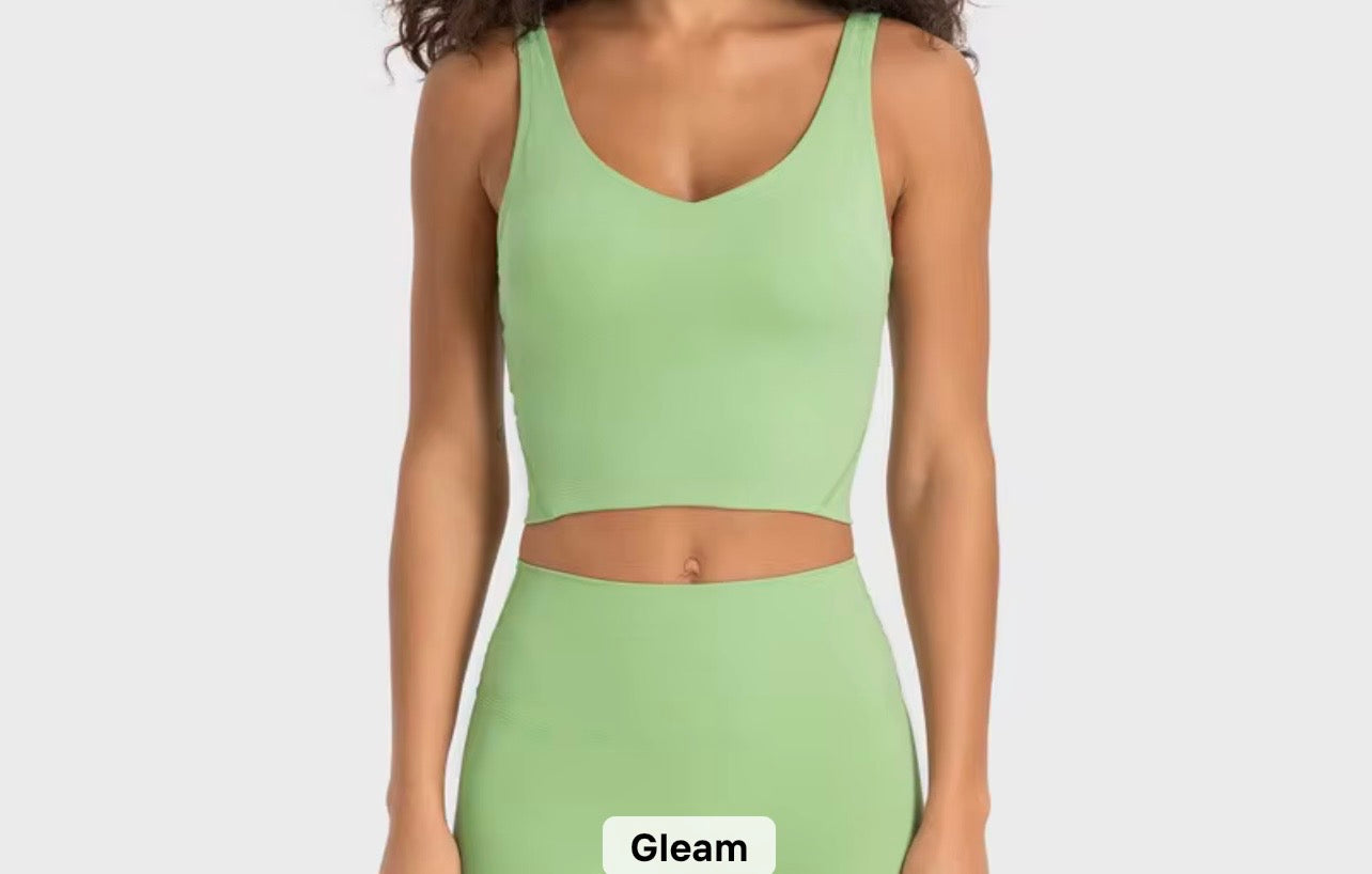 2026 Everyday padded v neck tank top comes in 37 colours (dm me to let me know which colour you would like to get)